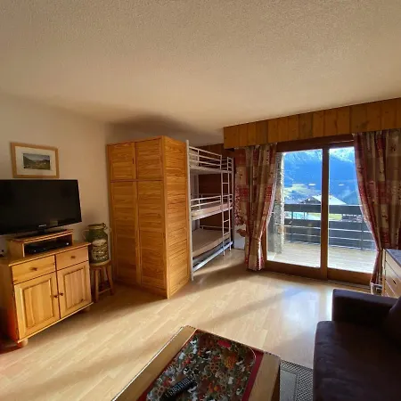 Confortable Avec Balcon, Proche Pistes, Parking Inclus - Fr-1-693-26 Appartement *