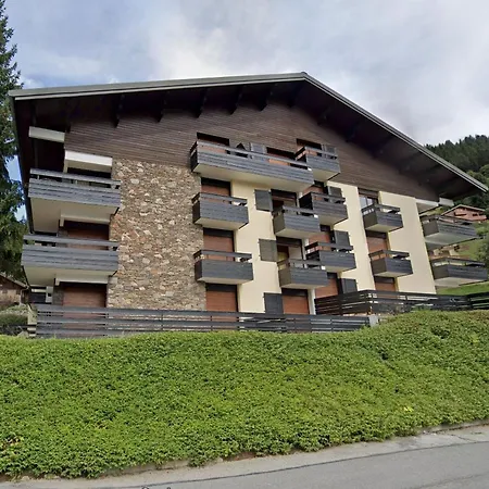 Confortable Avec Balcon, Proche Pistes, Parking Inclus - Fr-1-693-26 Appartement *